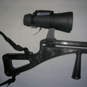 Binoculars mounted on Stedi-Stock 2